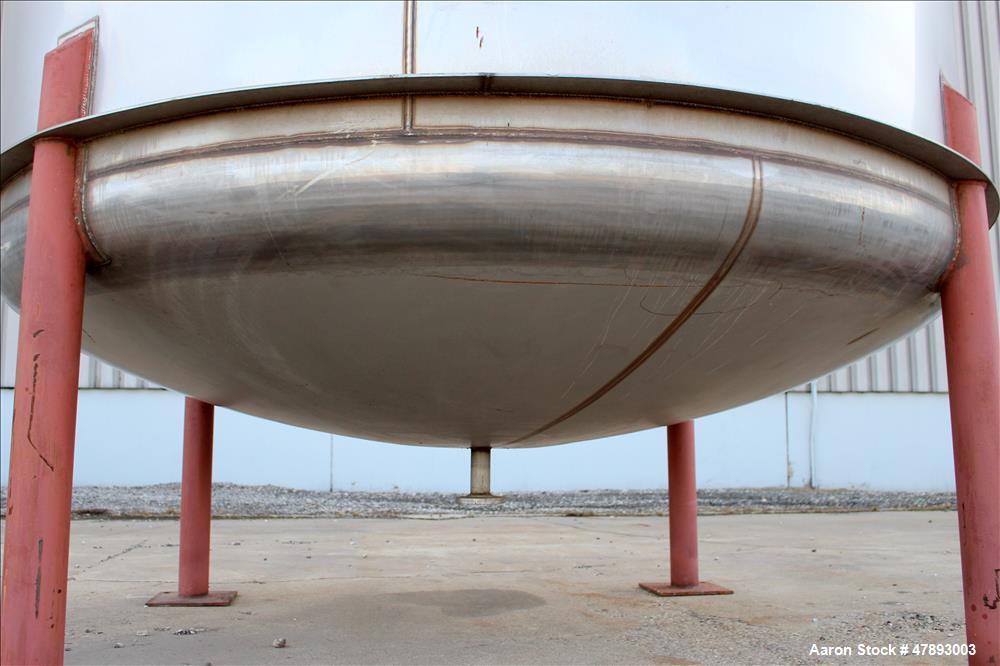 Used Apache Stainless Storage Tank, 3000 Gallon, 304 Stainless Steel, Vertical.