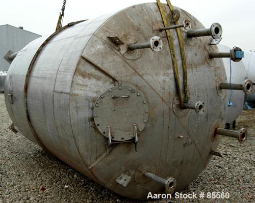 USED: Brighton Corp pressure tank, 4000 gallon, 316L stainless steel, vertical. 96" diameter x 120" straight side, dish top and bottom. Internal rated 70/FV at 320 degrees F. Openings: top (3) 2", (3...