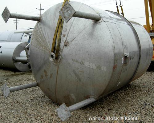 USED: Brighton Corp pressure tank, 4000 gallon, 316L stainless steel, vertical. 96" diameter x 120" straight side, dish top and bottom. Internal rated 70/FV at 320 degrees F. Openings: top (3) 2", (3...
