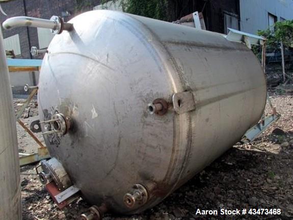 Used Buffalo Pressure Tank, 4,000 Gallon, 304 Stainless Steel, Vertical. Approximate 96" diameter x 117" straight side, dish top & bottom. Internal rated 14 psi at 300 degrees F. Openings top (2) 1",...