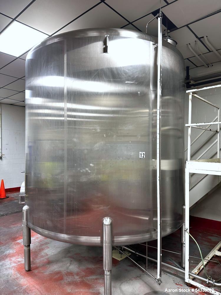 Used Cherry Burrell Vertical Mixing Tank | 4,500 Gallon 304 Stainless Steel Beverage Vessel