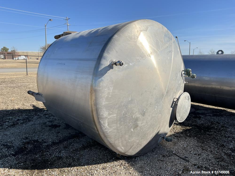 Cherry Burrell Model CV 2,000 Gallon Stainless Steel Vertical Tank
