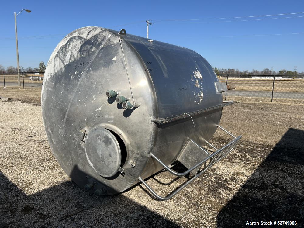 Cherry Burrell Model CV 2,000 Gallon Stainless Steel Vertical Tank