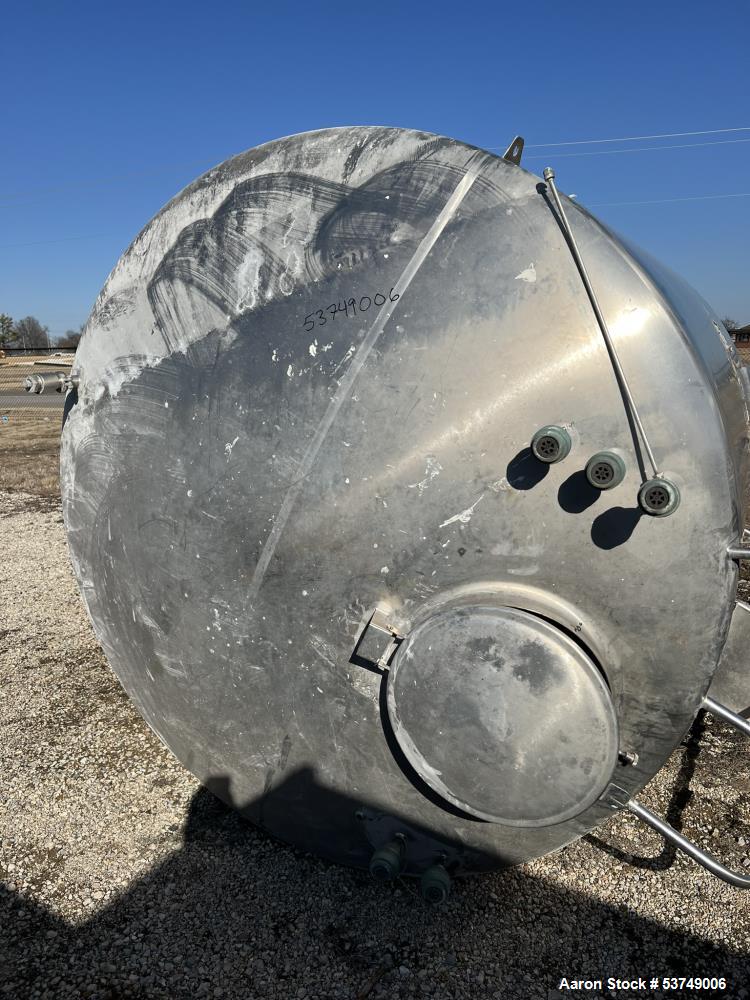 Cherry Burrell Model CV 2,000 Gallon Stainless Steel Vertical Tank