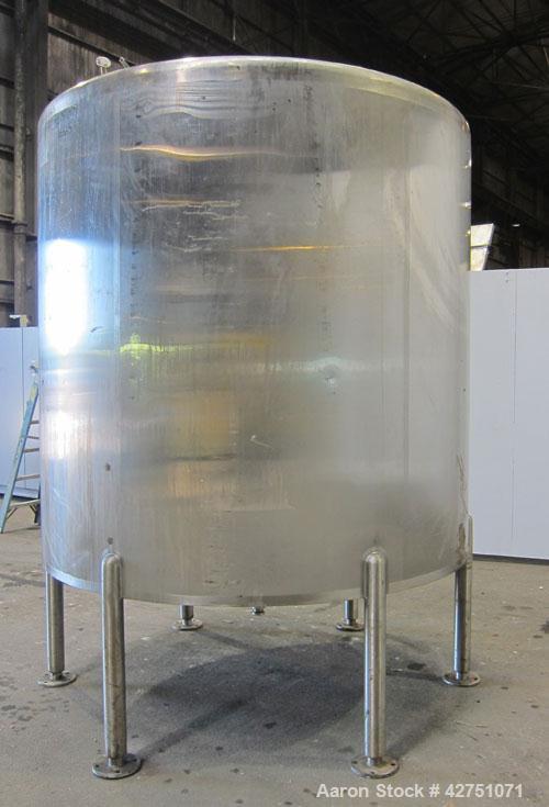 Used Cherry-Burrell Tank, 2000 Gallon, 316 Stainless Steel, Vertical. 84" Diameter x 84" straight side. Dished top, coned bottom. Openings top 1-1/2" tri-clamp, 3", (2) 2" NPT, 6", 18" man way with c...