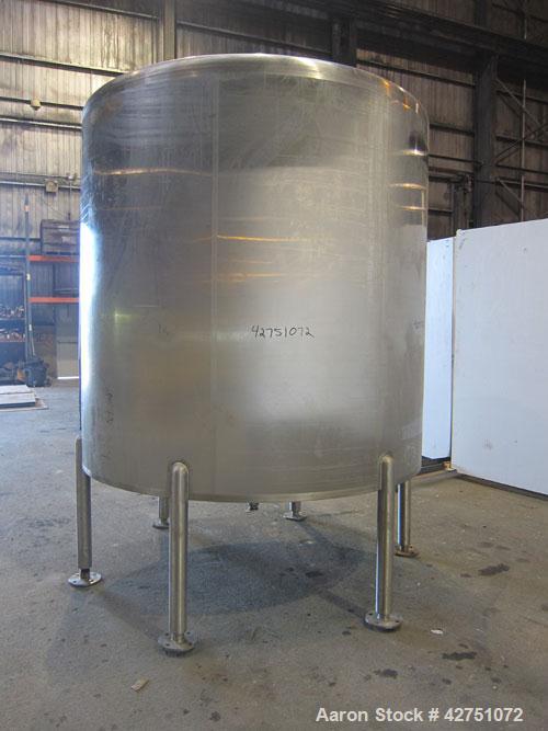 Used Cherry-Burrell Tank, 2000 Gallon, 316 Stainless Steel, Vertical. 84" Diameter x 84" straight side. Dished top, coned bottom. Openings top 1-1/2" tri-clamp, 3", (2) 2" NPT, 6", 18" man way with c...