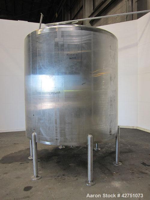Used Cherry-Burrell Tank, 2000 Gallon, 316 Stainless Steel, Vertical. 84" Diameter x 84" straight side. Dished top, coned bottom. Openings top 1-1/2" tri-clamp, 3", (2) 2" NPT, 6", 18" man way with c...