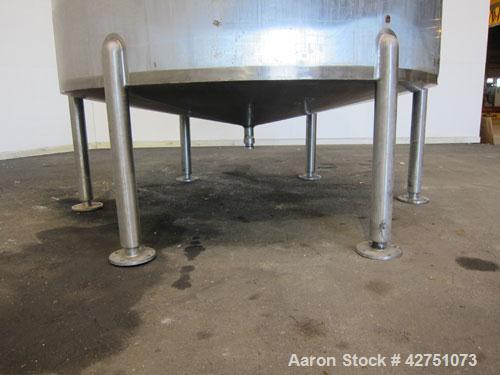 Used Cherry-Burrell Tank, 2000 Gallon, 316 Stainless Steel, Vertical. 84" Diameter x 84" straight side. Dished top, coned bottom. Openings top 1-1/2" tri-clamp, 3", (2) 2" NPT, 6", 18" man way with c...