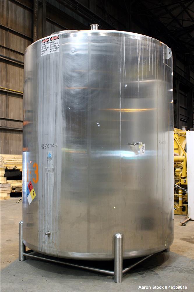 Used Cherry Burrell Tank, 4,500 Gallon, 316 Stainless Steel, Vertical. Approximate 104" diameter x 120" straight side. Single Shell, dished top and bottom. Openings top: 18" manway with cover, (1) 4"...