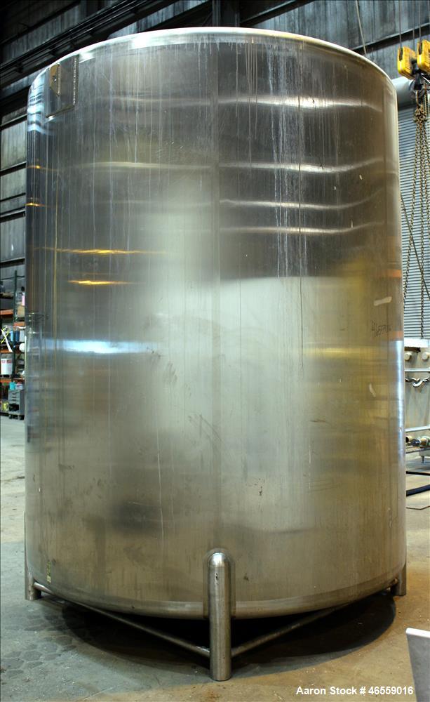 Used Cherry Burrell Tank, 4,500 Gallon, 316 Stainless Steel, Vertical. Approximate 104" diameter x 120" straight side. Single Shell, dished top and bottom. Openings top: 18" manway with cover, (1) 4"...
