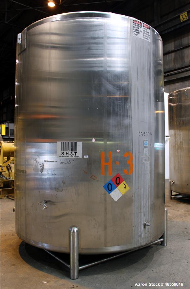 Used Cherry Burrell Tank, 4,500 Gallon, 316 Stainless Steel, Vertical. Approximate 104" diameter x 120" straight side. Single Shell, dished top and bottom. Openings top: 18" manway with cover, (1) 4"...
