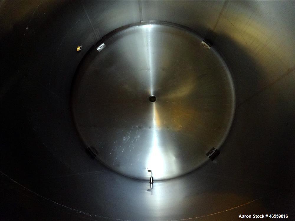 Used Cherry Burrell Tank, 4,500 Gallon, 316 Stainless Steel, Vertical. Approximate 104" diameter x 120" straight side. Single Shell, dished top and bottom. Openings top: 18" manway with cover, (1) 4"...