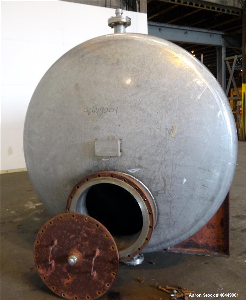 Used Circleville Metal Works Pressure Tank, Approximately 4000 Gallons, 304L Stainless Steel, Horizontal. 84" Diameter x 167" straight side, dished Heads. Internal Rated 25 PSI at 350 Degrees F. Open...