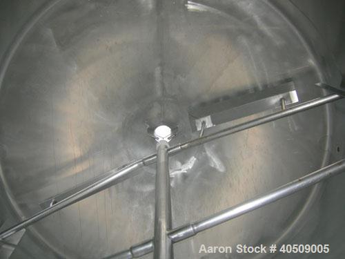 Used- Creamery Package Tank, 1000 gallon, 304 stainless steel, vertical. 72" diameter x 53" straight side. Dished top, coned...