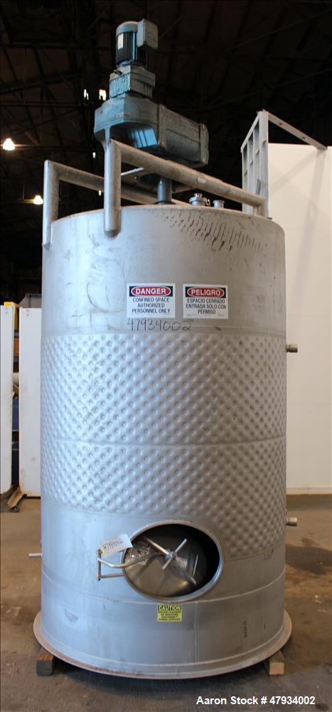 Used tank, Approximate 1,000 Gallons, 304 Stainless Steel, Vertical