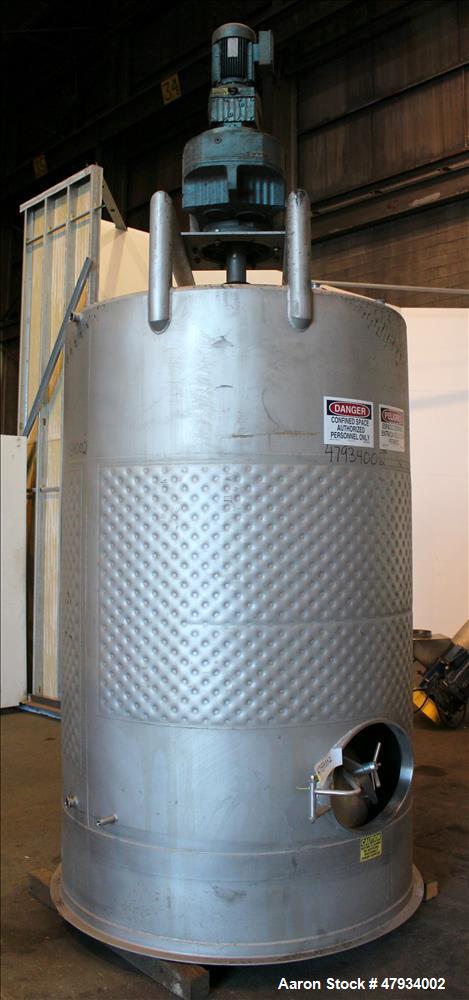 Used tank, Approximate 1,000 Gallons, 304 Stainless Steel, Vertical