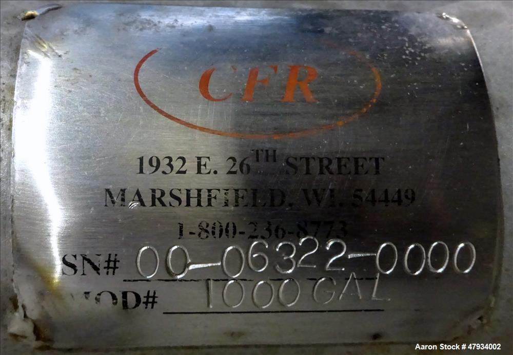 Used tank, Approximate 1,000 Gallons, 304 Stainless Steel, Vertical