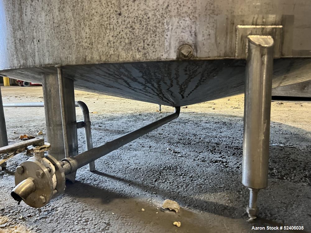 Used Industries D'Acler Tank, Approximate 6625 Liter (1750 Gallon), 304 Stainless Steel, Vertical. Approximate 78" diameter x 72" straight side, coned top & bottom. Mounted on 4 stainless legs. Seria...