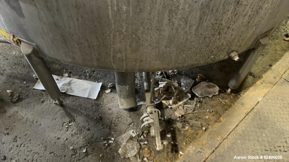 Used Industries D'Acler Tank, Approximate 6625 Liter (1750 Gallon), 304 Stainless Steel, Vertical. Approximate 78" diameter x 72" straight side, coned top & bottom. Mounted on 4 stainless legs. Seria...