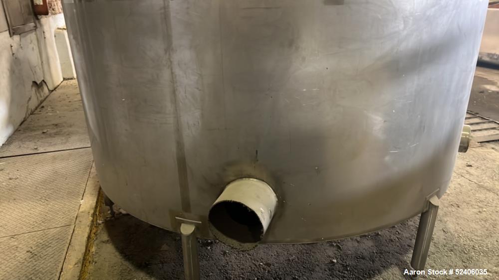 Used Industries D'Acler Tank, Approximate 6625 Liter (1750 Gallon), 304 Stainless Steel, Vertical. Approximate 78" diameter x 72" straight side, coned top & bottom. Mounted on 4 stainless legs. Seria...