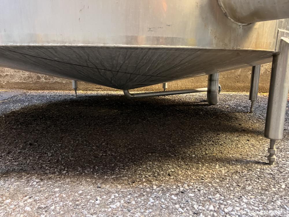 Used Industries D'Acler Tank, Approximate 6625 Liter (1750 Gallon), 304 Stainless Steel, Vertical. Approximate 78" diameter x 72" straight side, coned top & bottom. Mounted on 4 stainless legs. Seria...