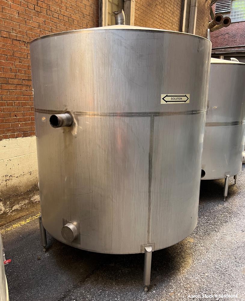 Used Industries D'Acler Tank, Approximate 4730 Liter (1249 Gallon), 316 Stainless Steel, Vertical. Approximate 72" diameter x 72" straight side, coned top & bottom. Mounted on 4 stainless legs. Seria...
