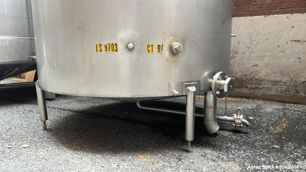 Used Industries D'Acler Tank, Approximate 4730 Liter (1249 Gallon), 316 Stainless Steel, Vertical. Approximate 72" diameter x 72" straight side, coned top & bottom. Mounted on 4 stainless legs. Seria...