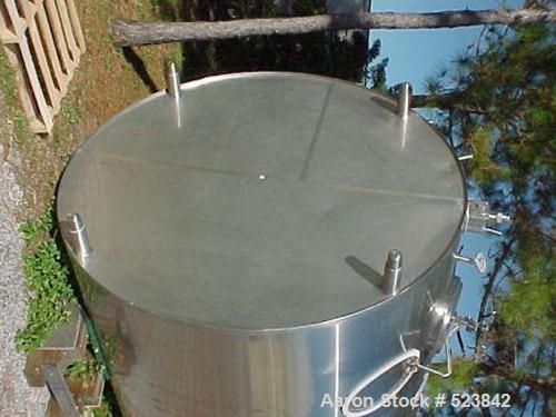 USED: DCI tank, 3,300 gallon, 304 stainless steel, vertical.         Insulated with stainless steel sheathing, 150 grit finish internal.95-1/4" diameter x 108" straight side. Dished top, 8" sloped bo...