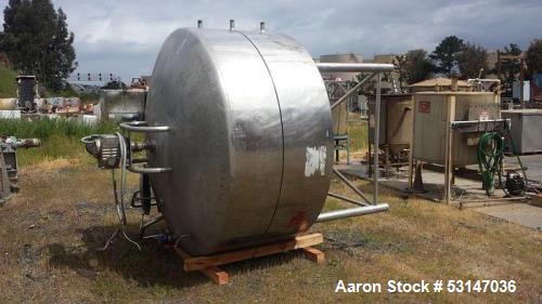 DCI 1,000 Gallon Stainless steel jacketed tank.