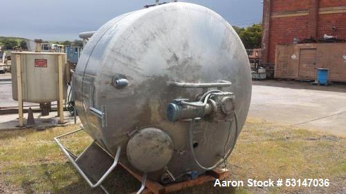 DCI 1,000 Gallon Stainless steel jacketed tank.