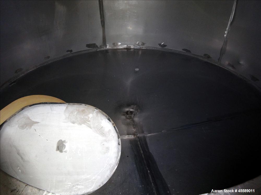 Used 2500 Gallon Douglas Brothers 304 Stainless Steel Vertical Tank