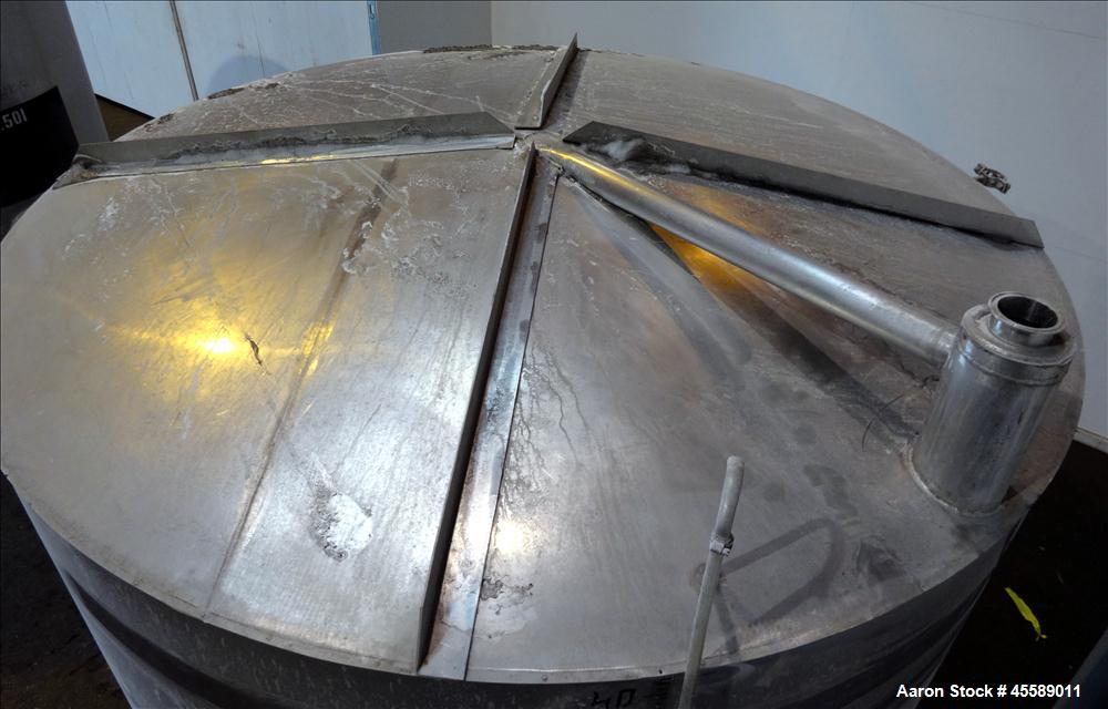 Used 2500 Gallon Douglas Brothers 304 Stainless Steel Vertical Tank