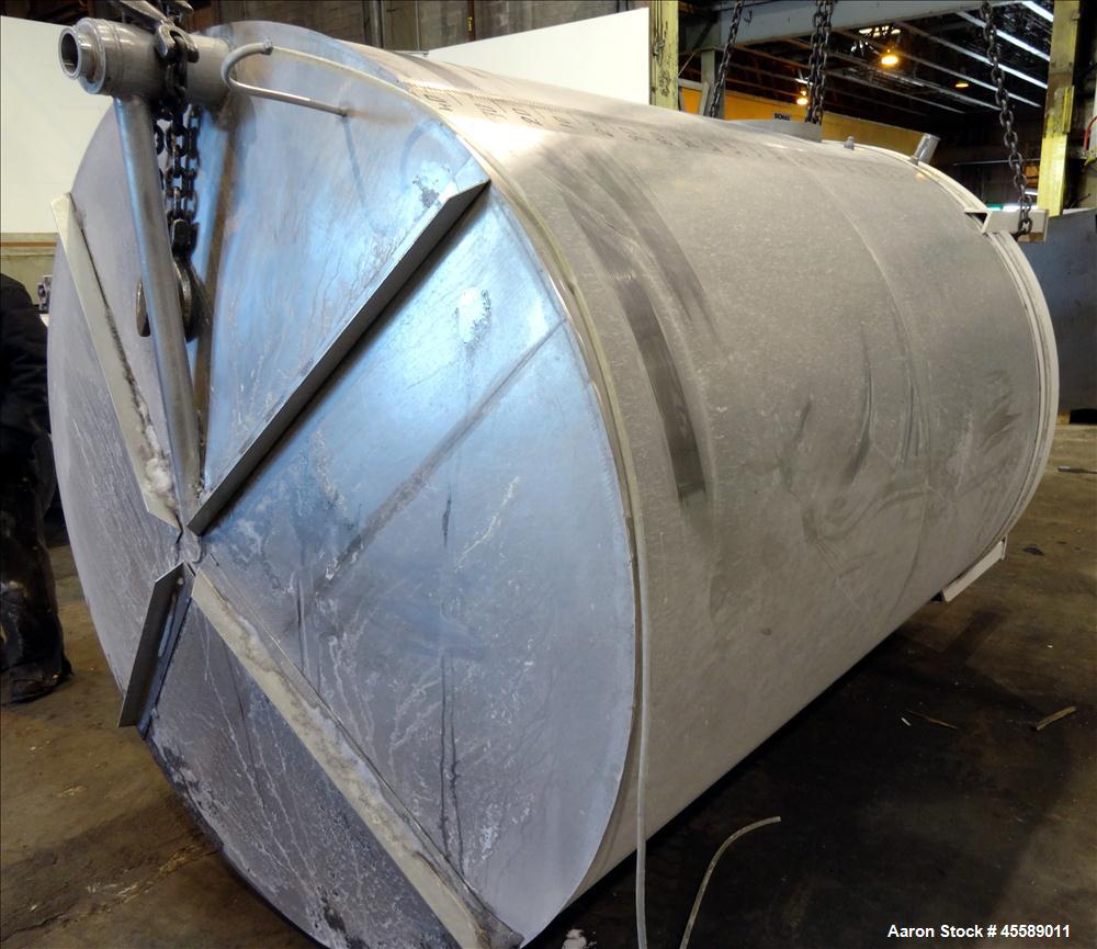 Used 2500 Gallon Douglas Brothers 304 Stainless Steel Vertical Tank