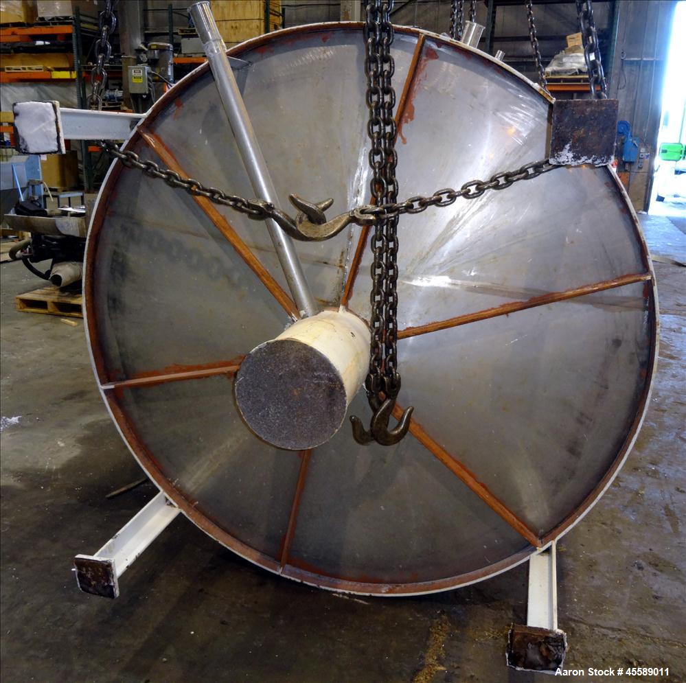 Used 2500 Gallon Douglas Brothers 304 Stainless Steel Vertical Tank