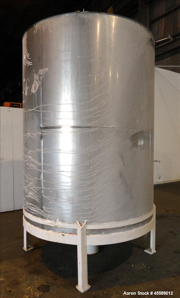 Used 2500 Gallon Douglas Brothers 304 Stainless Steel Vertical Tank