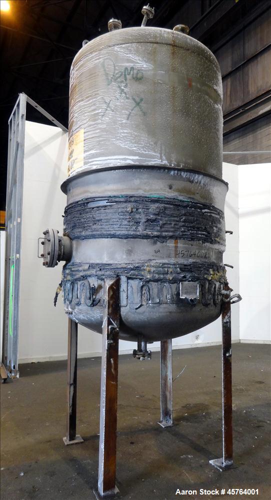 Used Dusenbery Tank, Approximately 1,000 Gallons, Vertical