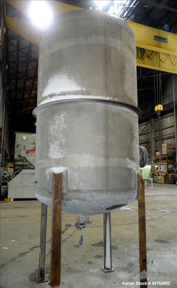 Used- Dusenbery Tank, Approximately 1,000 Gallons, Vertical, 304 Stainless Steel