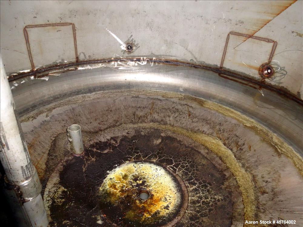 Used Dusenbery Tank, Approximately 1,000 Gallons, Vertical, 304 Stainless Steel