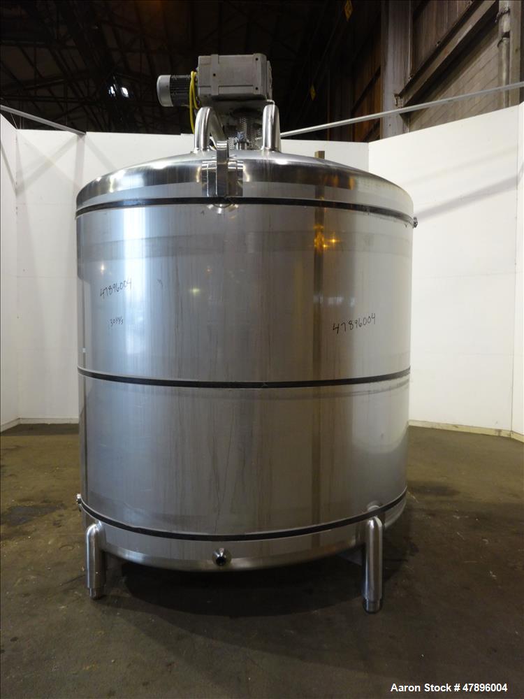 Used Feldmeier Mix Tank, 2,000 Gallon, 304 Stainless Steel, Vertical.