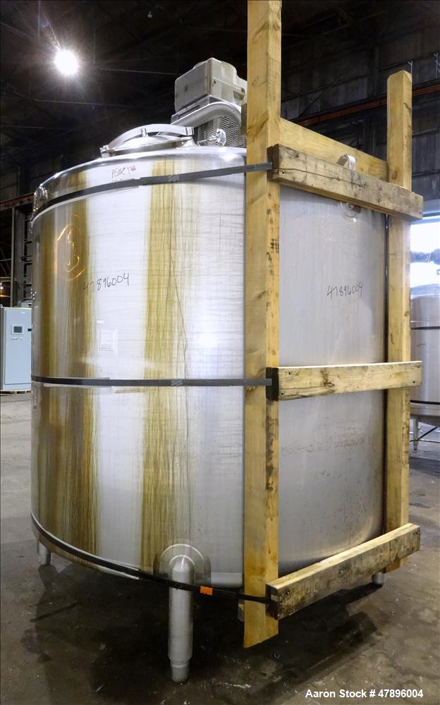 Used Feldmeier Mix Tank, 2,000 Gallon, 304 Stainless Steel, Vertical.