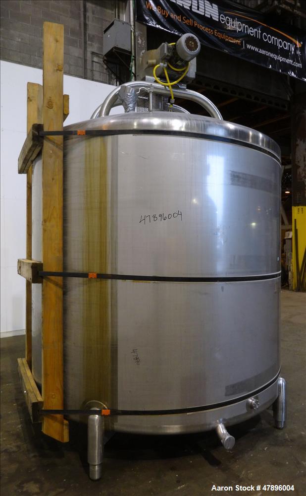 Used Feldmeier Mix Tank, 2,000 Gallon, 304 Stainless Steel, Vertical.