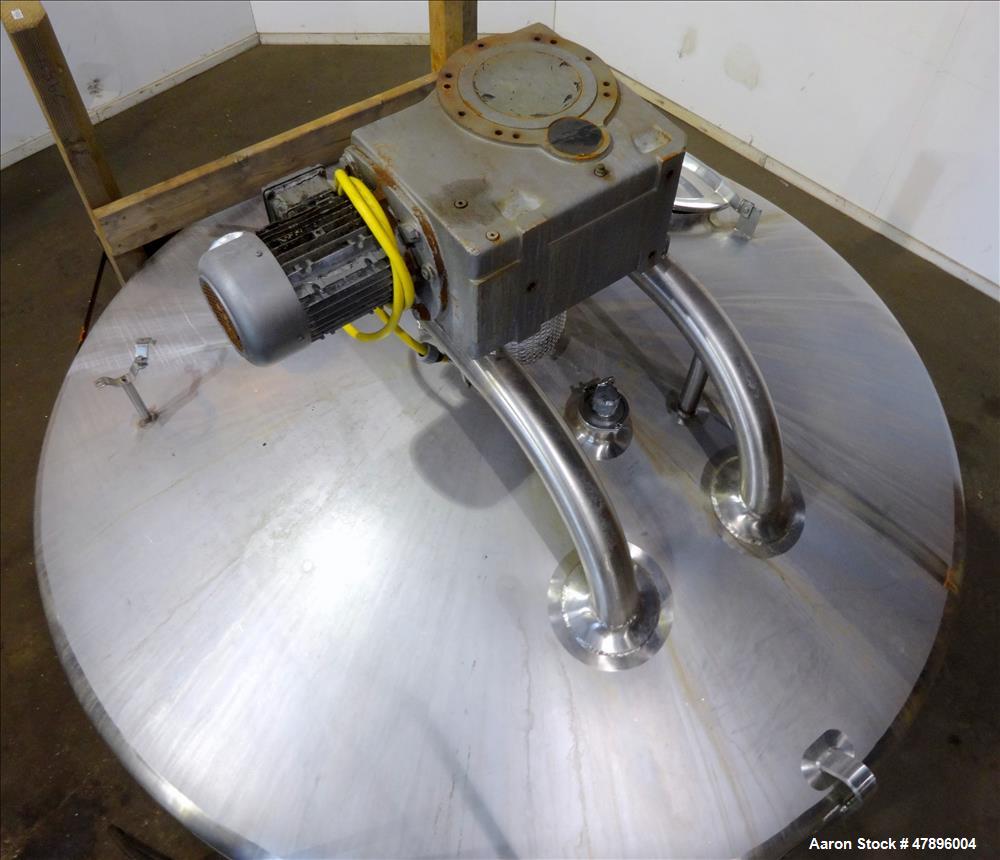 Used Feldmeier Mix Tank, 2,000 Gallon, 304 Stainless Steel, Vertical.