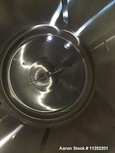 Used Feldmeier 3,000-Gallon 304 Stainless Steel Tank