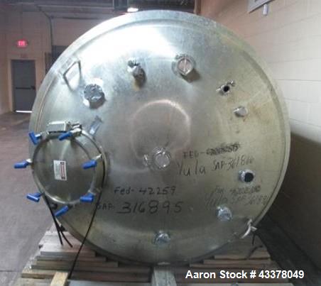 Used Feldmeier Pressure Tank, 2000 Gallon. Stainless steel construction, approximate 72" diameter x 114" straight side. Internal rated 40psi & Full Vacuum at 300 degrees F. National Board# 3313, seri...