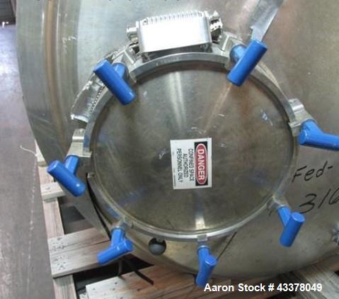 Used Feldmeier Pressure Tank, 2000 Gallon. Stainless steel construction, approximate 72" diameter x 114" straight side. Internal rated 40psi & Full Vacuum at 300 degrees F. National Board# 3313, seri...