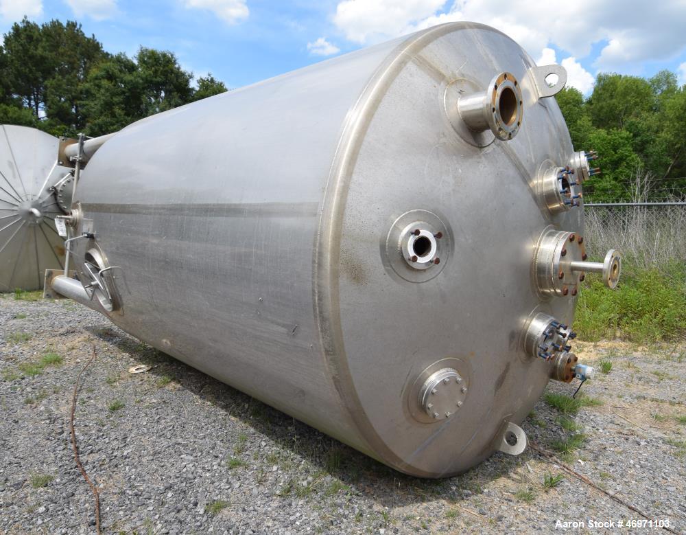 Used- Feldmeier Pressure Tank, Approximate 4475 Gallon, 304L Stainless Steel, Vertical. Approximate 96” diameter x 132” stra...