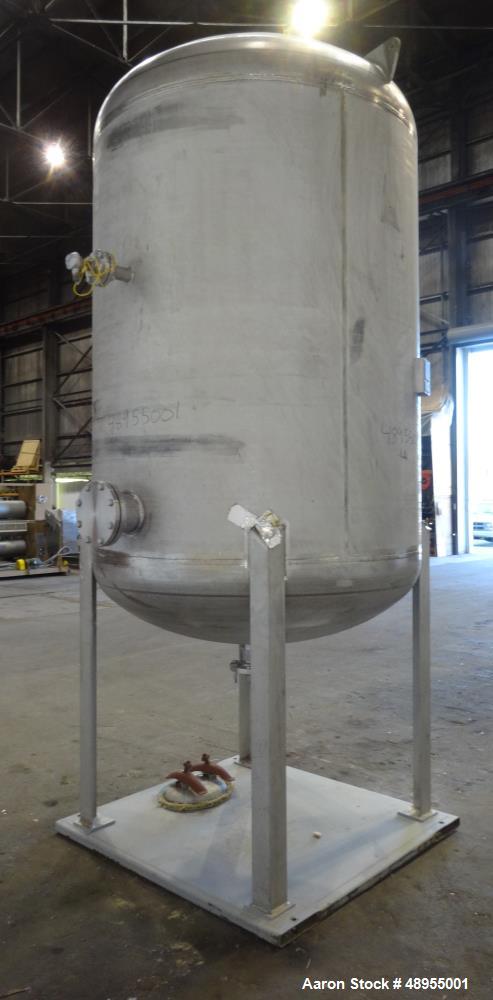 Used Four Corp Pressure Tank, Approximately 1,250 Gallon, 304 Stainless Steel.