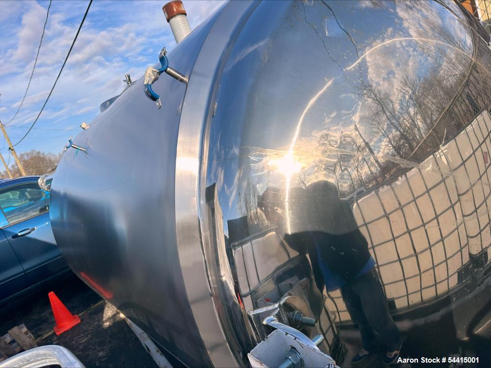 Used Glacier Tanks Stainless Steel Brew Tank, 40 BBL (1,240 Gallon). 304 stainless steel. Cone bottom. Center bottom outlet. Side manway. On (4) legs. SN GT-V-3215.