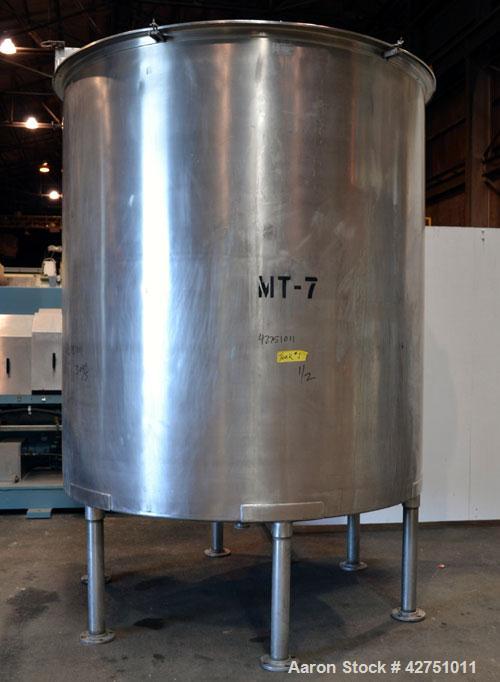 Used Groen Tank, 2000 Gallon, Model 2000 SP, 304 Stainless Steel, Vertical. 84" Diameter x 90" straight side. Open top with (2) 1/3 hinged covers, coned bottom. Bolt on stainless steel agitator bridg...