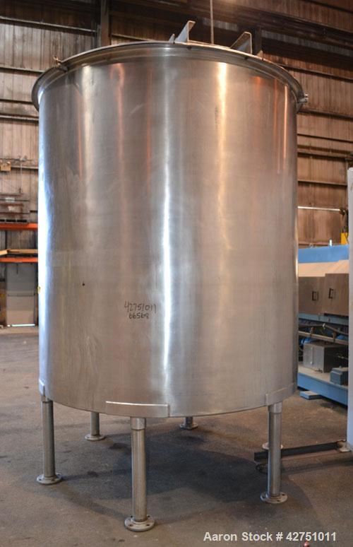 Used Groen Tank, 2000 Gallon, Model 2000 SP, 304 Stainless Steel, Vertical. 84" Diameter x 90" straight side. Open top with (2) 1/3 hinged covers, coned bottom. Bolt on stainless steel agitator bridg...